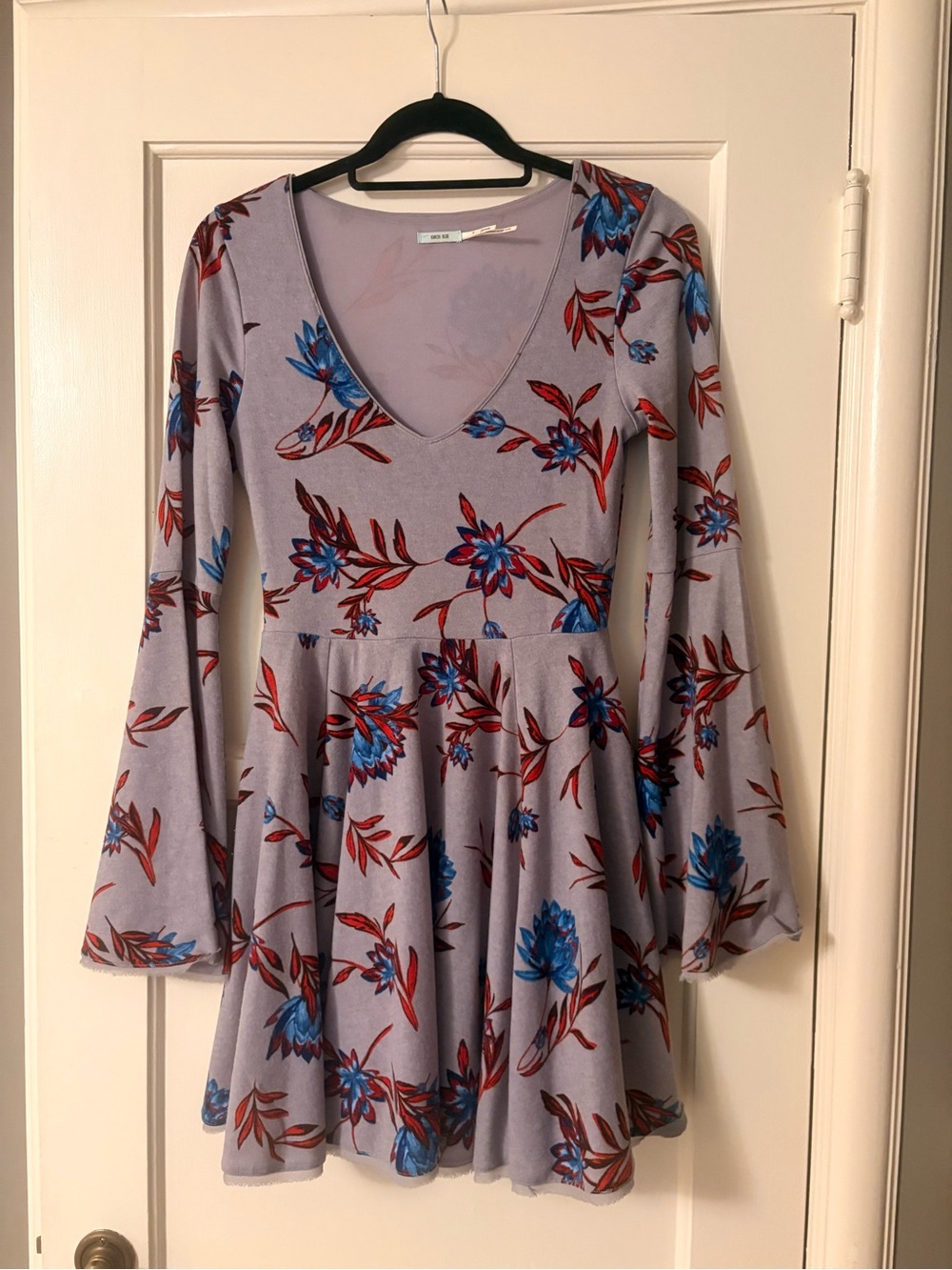 Urban Outfitters - Kimchi Blue - Lavender Floral V-Neck Long Sleeve Short Dress